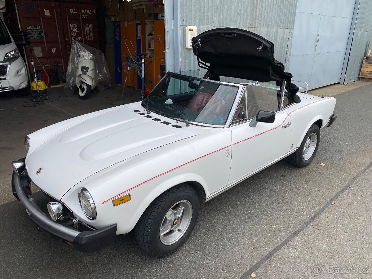 Spider 124 , 1977 bílé SPZ - 10