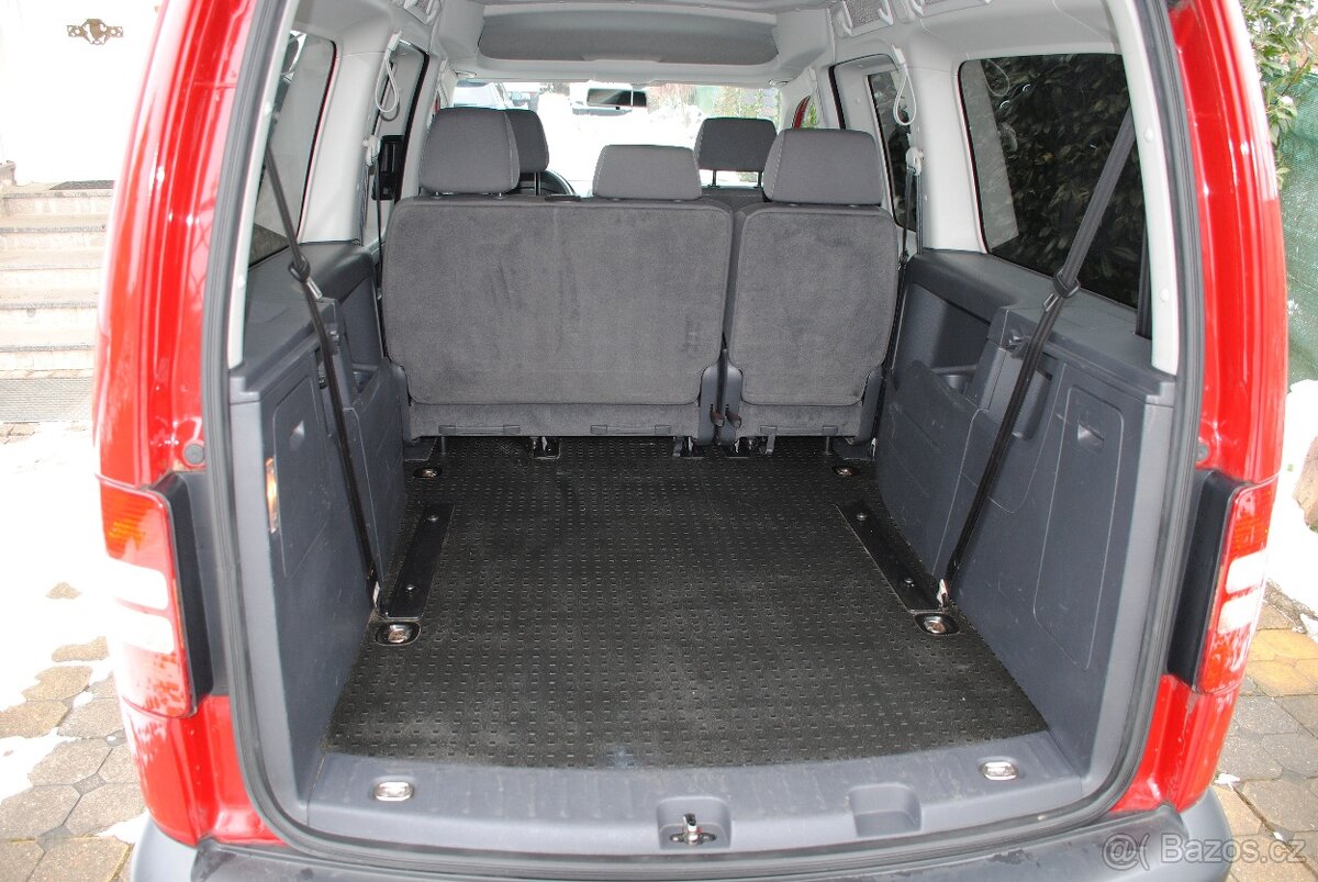 VW CADDY MAXI 2.0TDi 103kW - po 1. majiteli - 7 míst - 10