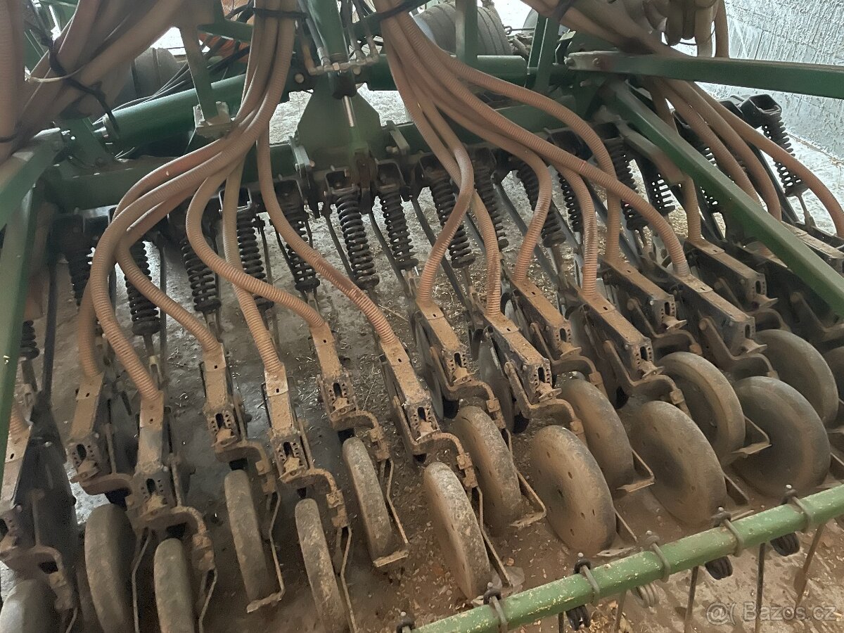 Secí stroj John Deere 740A - 10
