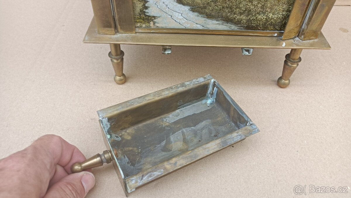 Obrovsky velmi starý mlynek na kavu ZAK. CHRANĚNO - 10