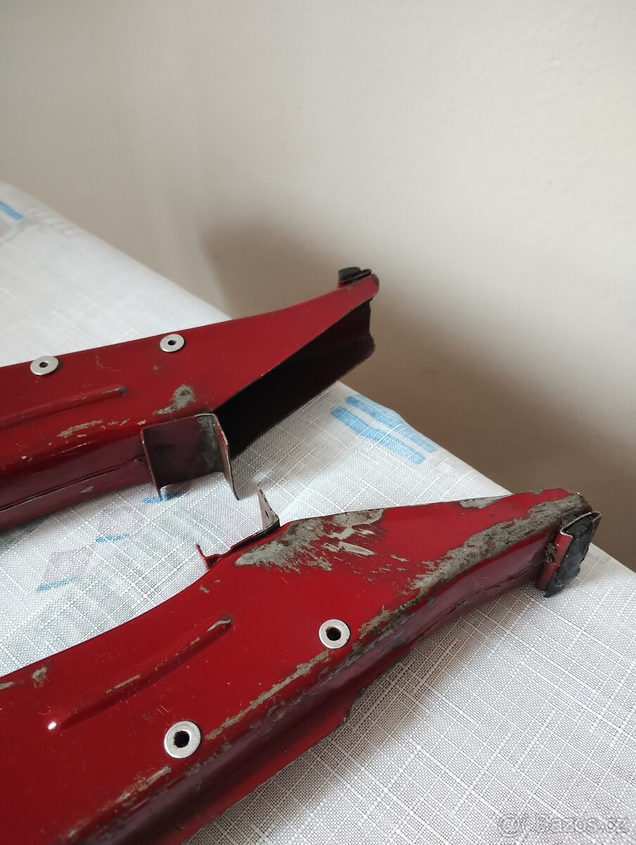 Prodám originální kryt řetězu jawa čz 125 175 původní barva - 10