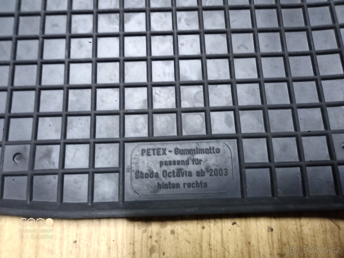 Prodám kompletní gumové autokoberce a vanu Škoda Octavia 1 - 10