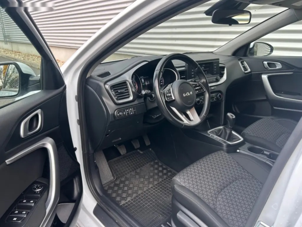 Kia Cee´d, 1.6 CRDi 100kW/1.Maj./DPH/ČR - 10