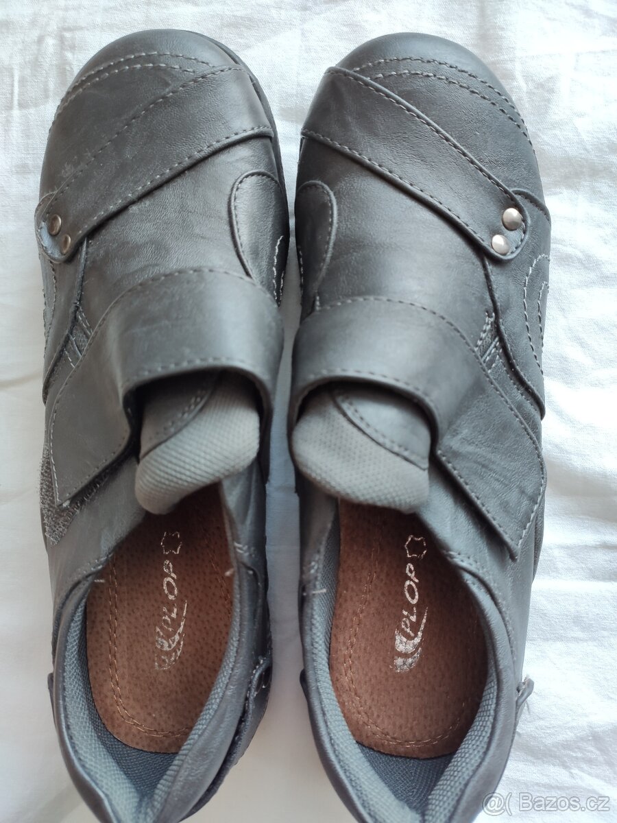 Boty černé pracovní vel.37 polobotky mokasíny kus 100,- - 10