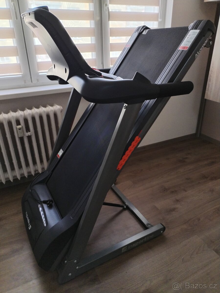 Robustní běžecký pás AKAMAR InSPORTline - 10