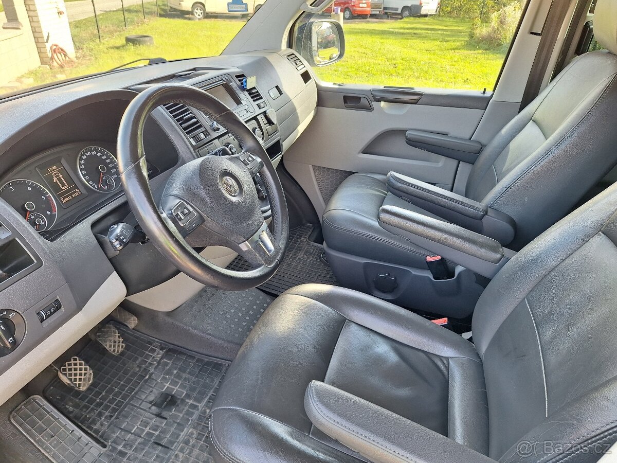 VW T5 LONG 2.0TDi 103kW 2013 5MÍST KLIMA KŮŽE - 10