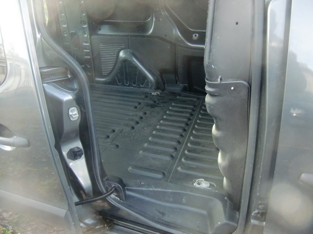 PEUGEOT PARTNER 1,6 BlueHDi 100 L2 Premium DPH - 10