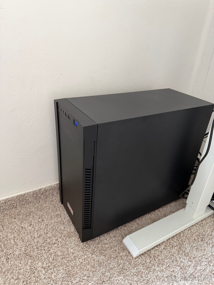 🎮 Herní PC sestava + 2× monitor + příslušenství - 10