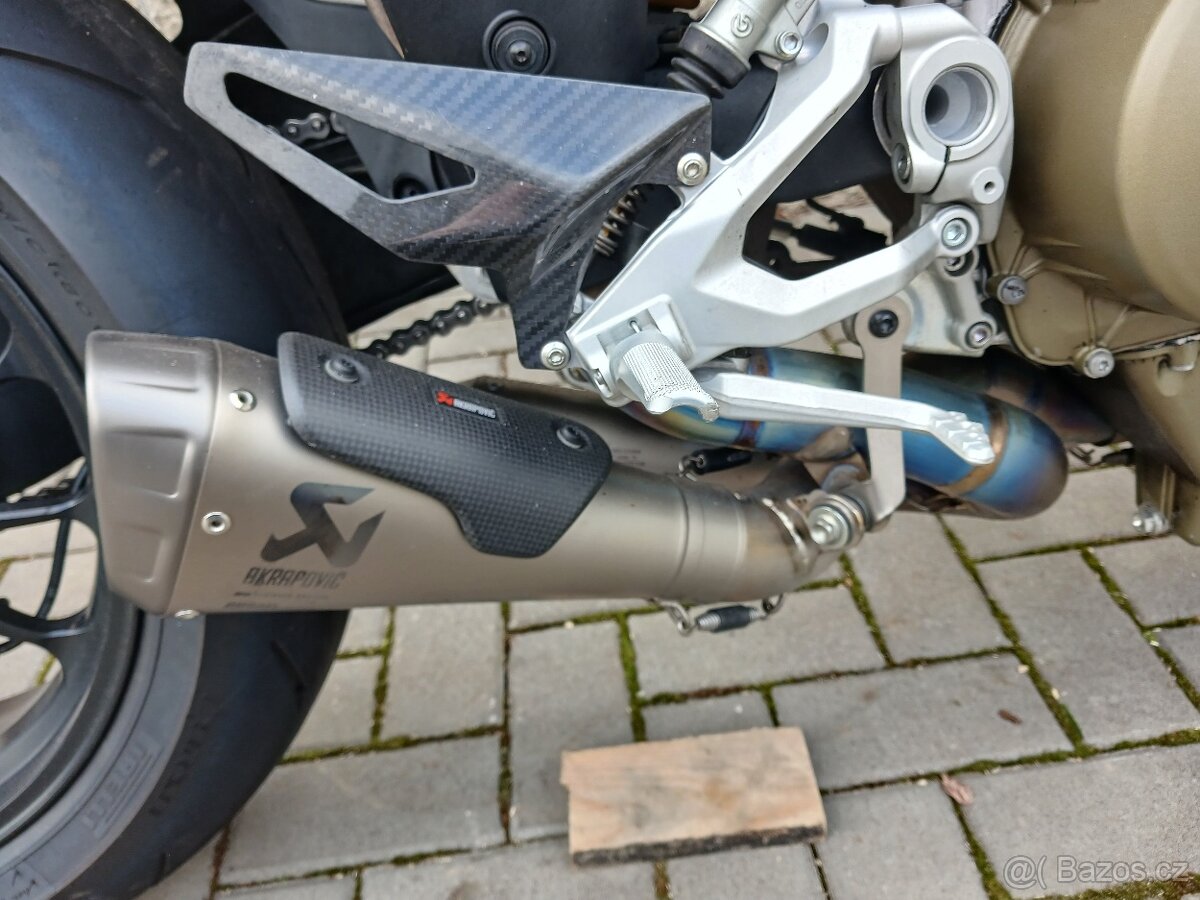 DUCATI STREETFIGHTER V4S - 10