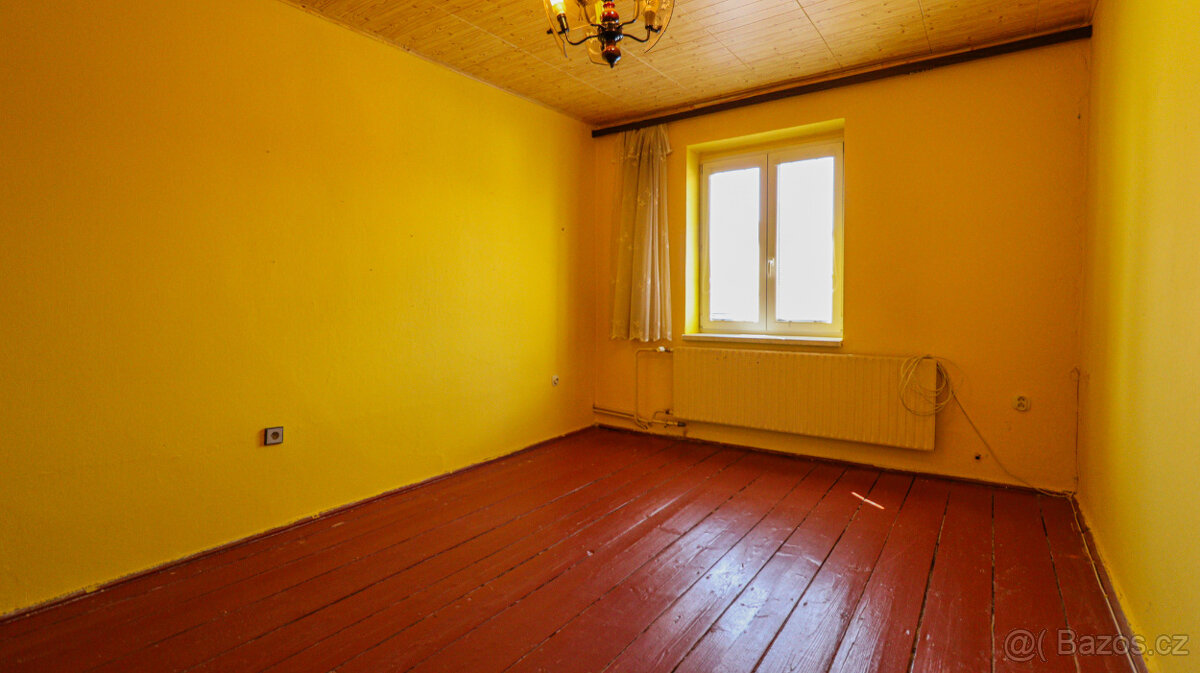 Prodej rodinného domu se zahradou a garáží v Horažďovicích - 10