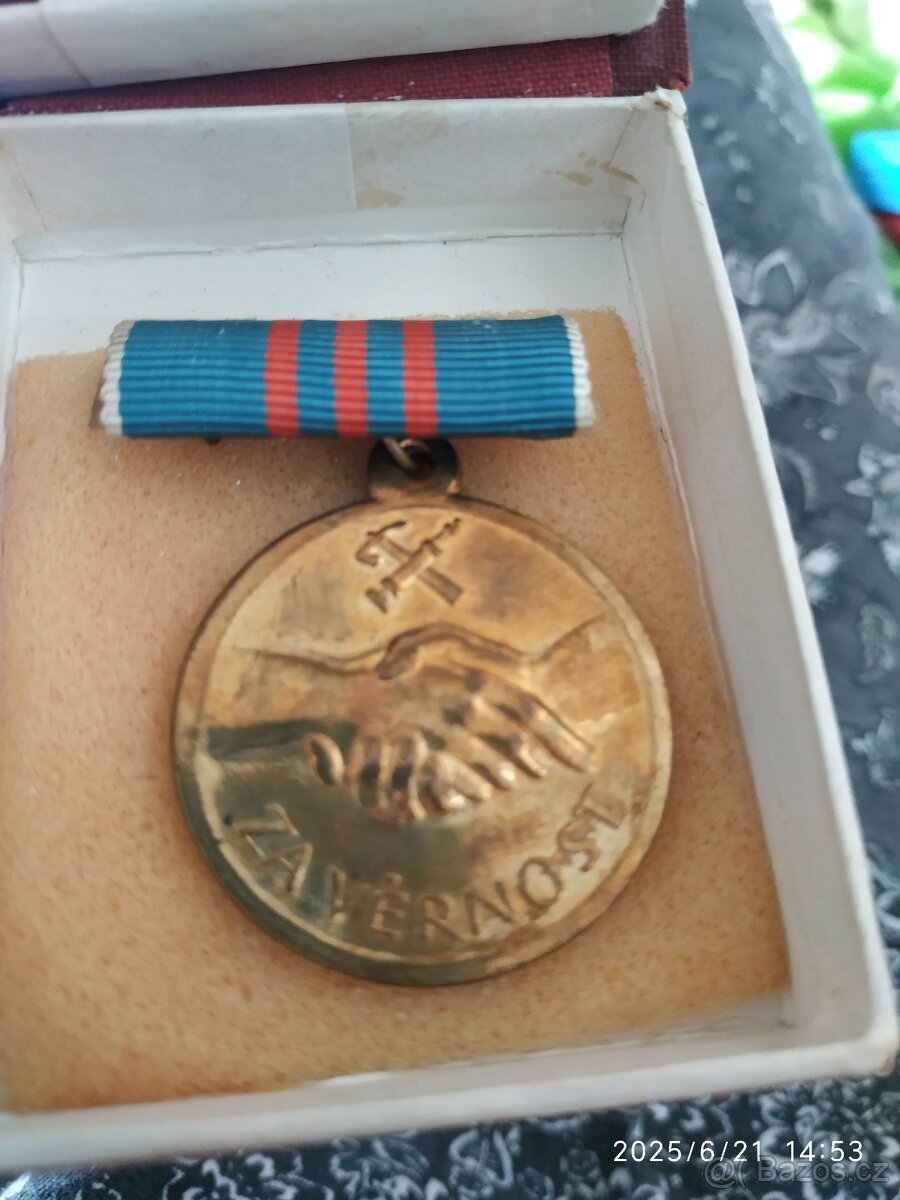 Odznaky a medaile - 10