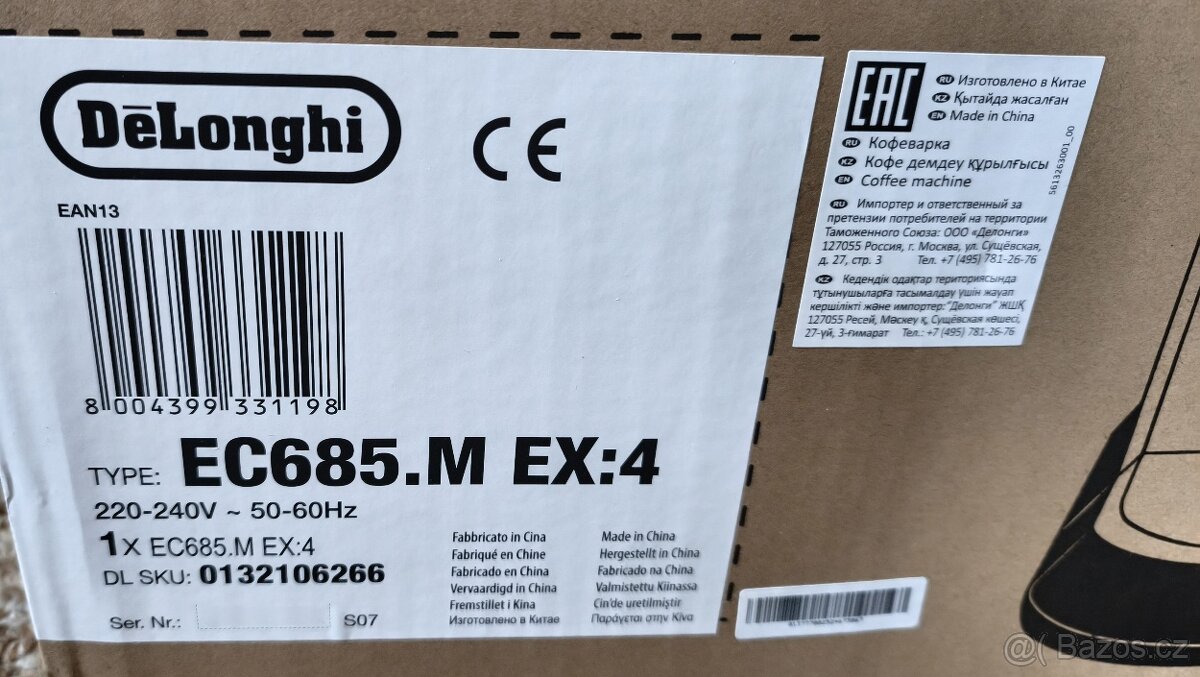 Pákový kávovar De'Longhi Dedica EC 685.M - 10