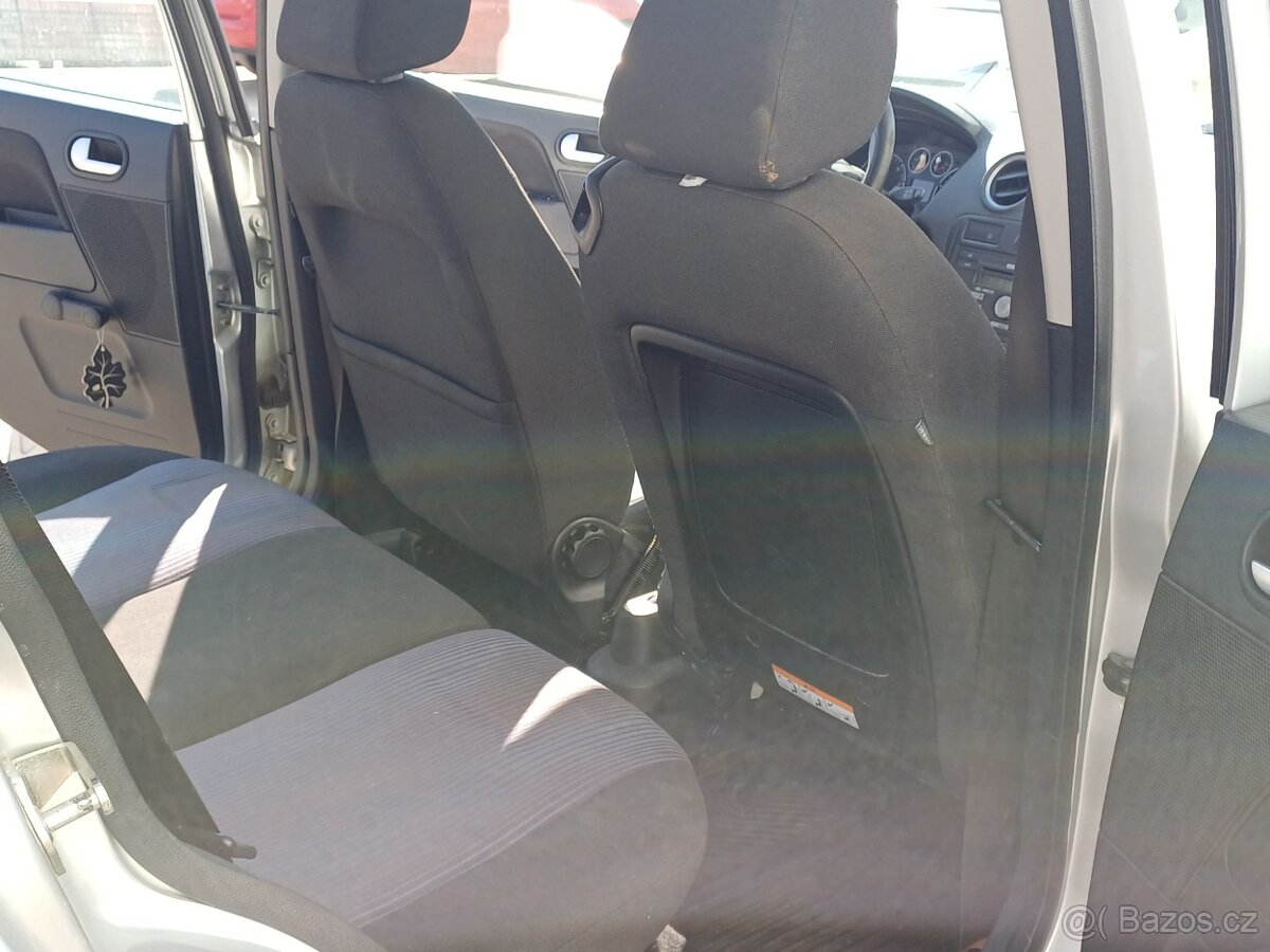 Ford Fusion - 10