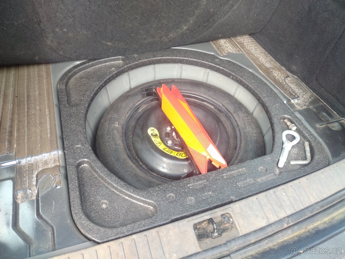 FORD FOCUS KOMBI 1.6 74KW BENZÍN - 10