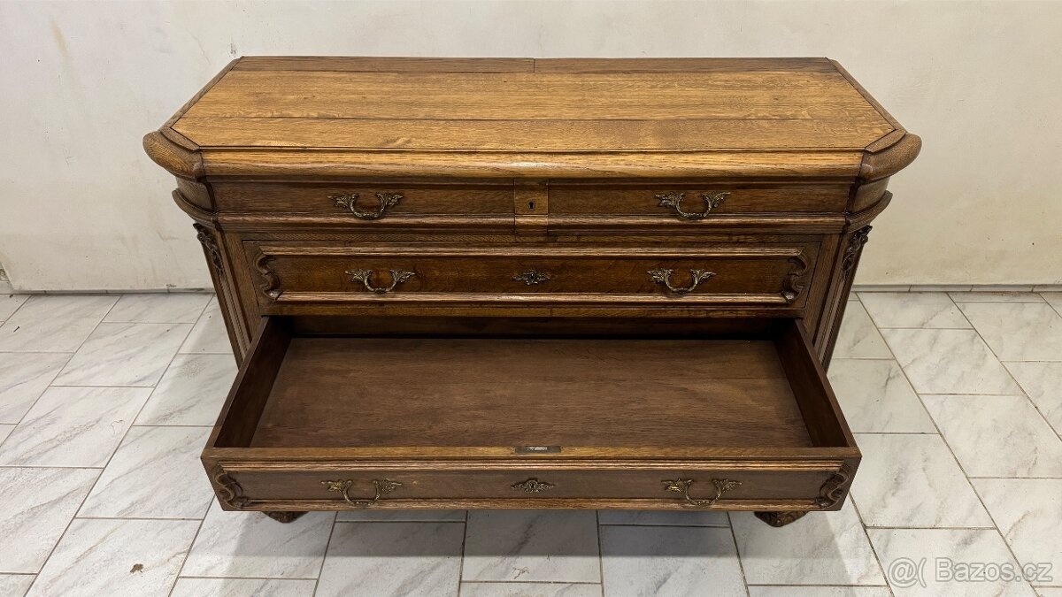 Starožitná masivní komoda - 10