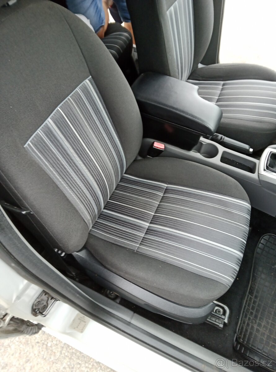 Ford Focus 1.6 TDCI - 10