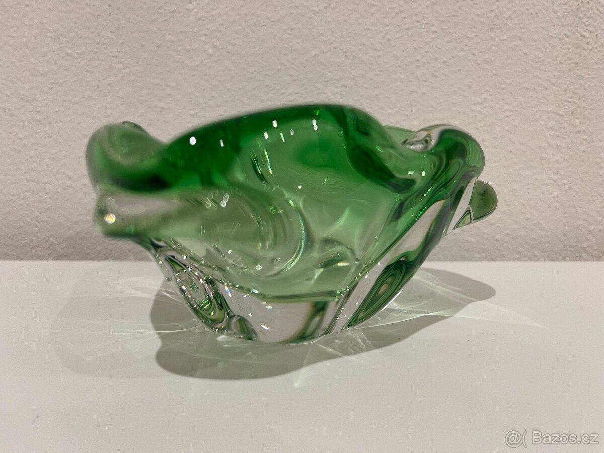 Hutní sklo - zelená váza, popelník a košíček - 10