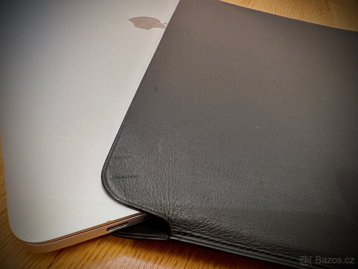 MacBook Pro 15” Retina/ i7/ 256GB/2018 - 10