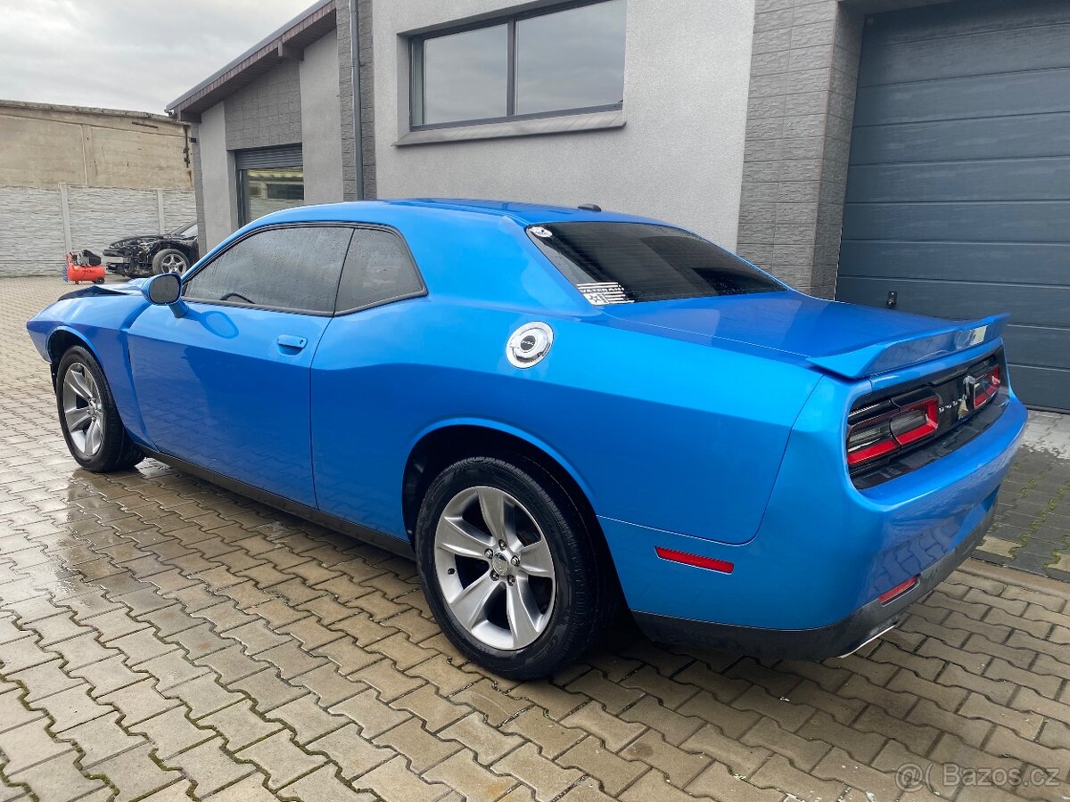 Dodge Challenger 3.6 2019 lehce bourany - 10