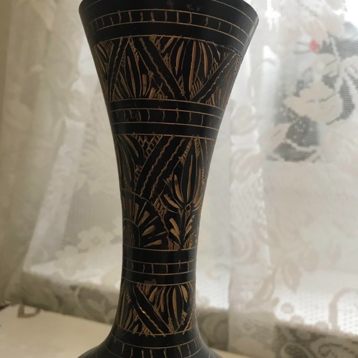 Černé tepané karafy, váza a vintage - 10