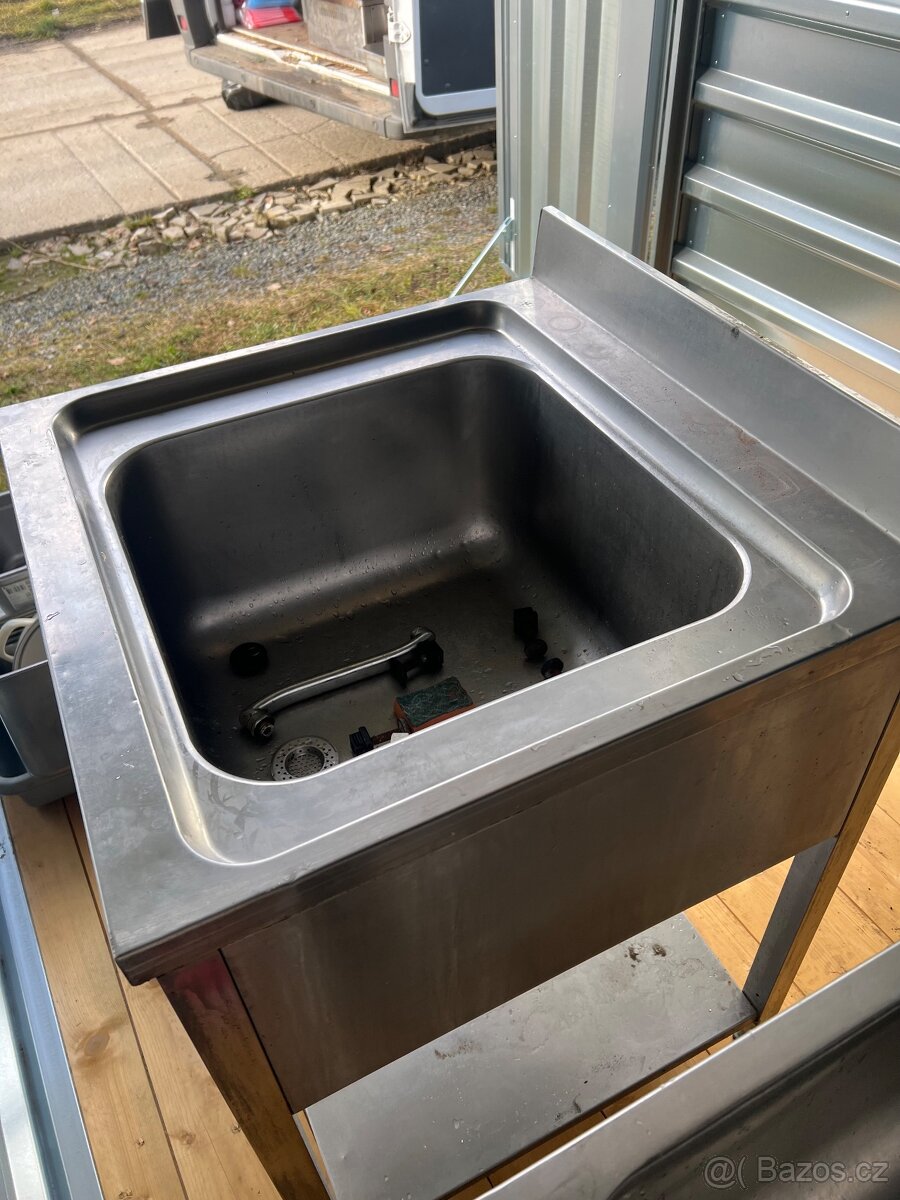 Prodán gastro nábytek do kuchyně - 10