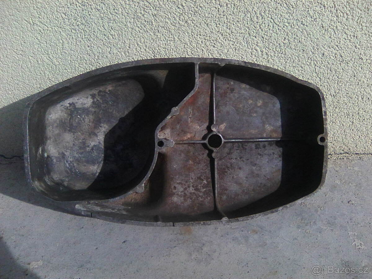 Jawa 350/634 - blatníky, kastlík,zástěrka,kryty motoru - 10