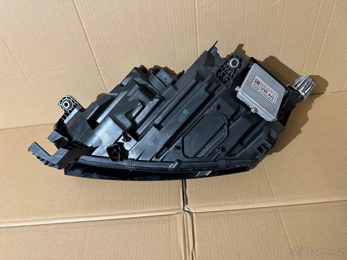 Škoda Octavia 4 pravý full led - 10