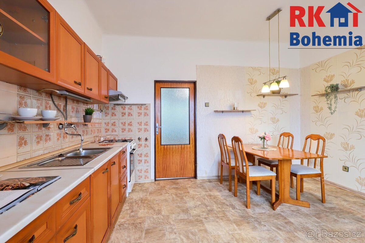 Prodej rodinného domu 2+1 s garáží s pozemkem 1177 m2 v Česk - 10