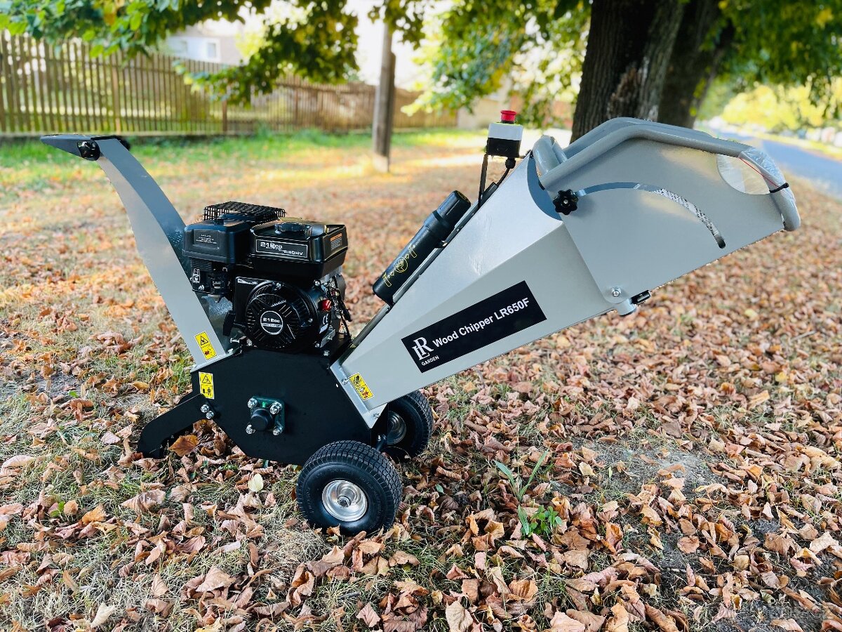 Štěpkovač větví LR 650 F - 10