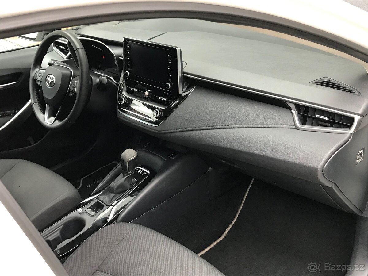 Toyota Corolla Hybrid - 2022 - 10