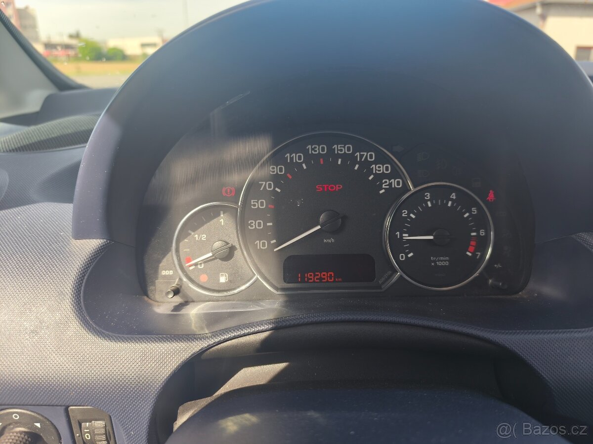 Peugeot 1007 - 10