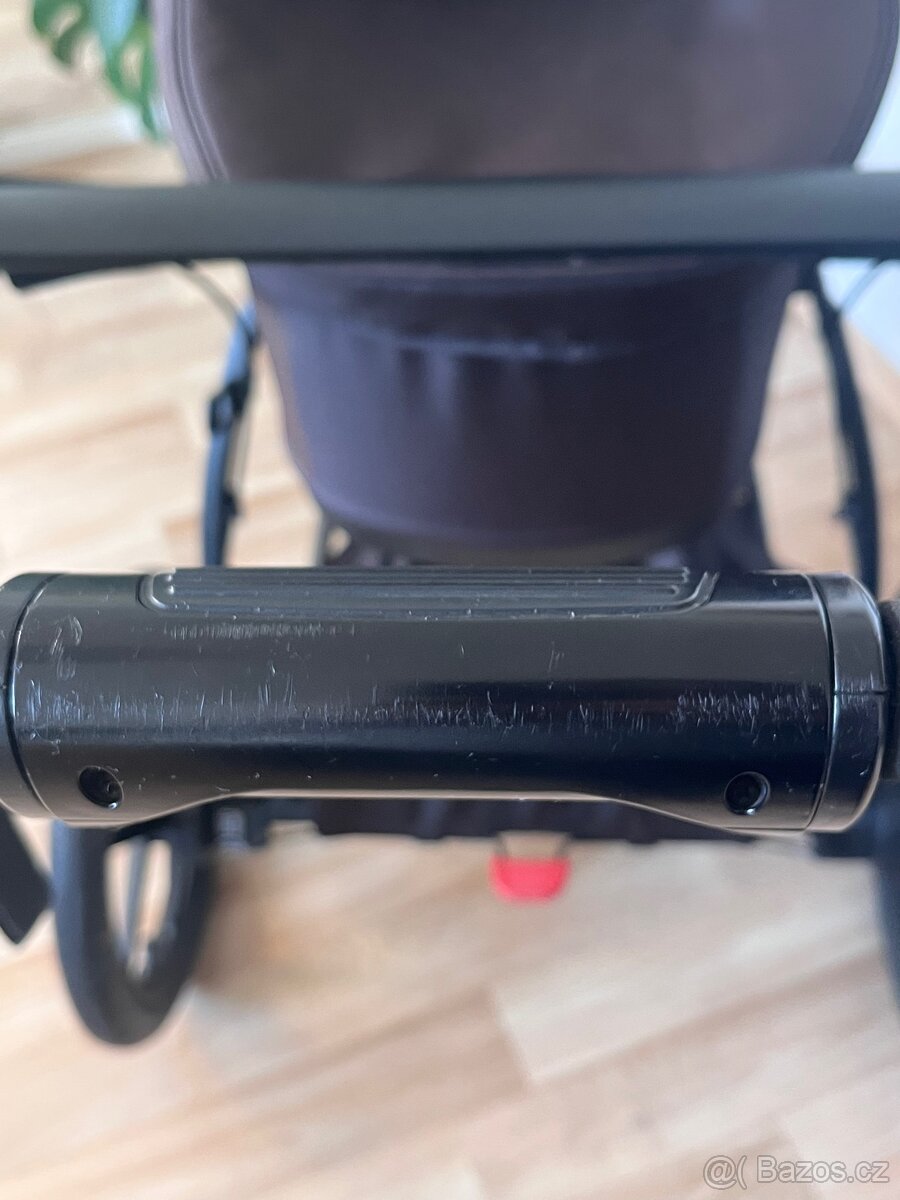 Thule Urban Glide 2 + korba a příslušenství - cena k jednání - 10