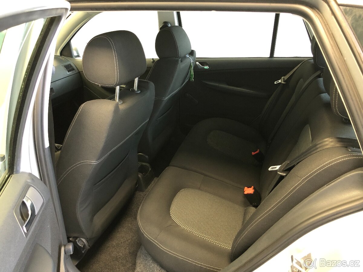 ŠKODA FABIA COMBI 1.4 16V SPORT - 10