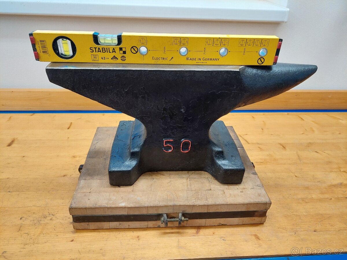 Kovářská kovadlina 50kg - 10