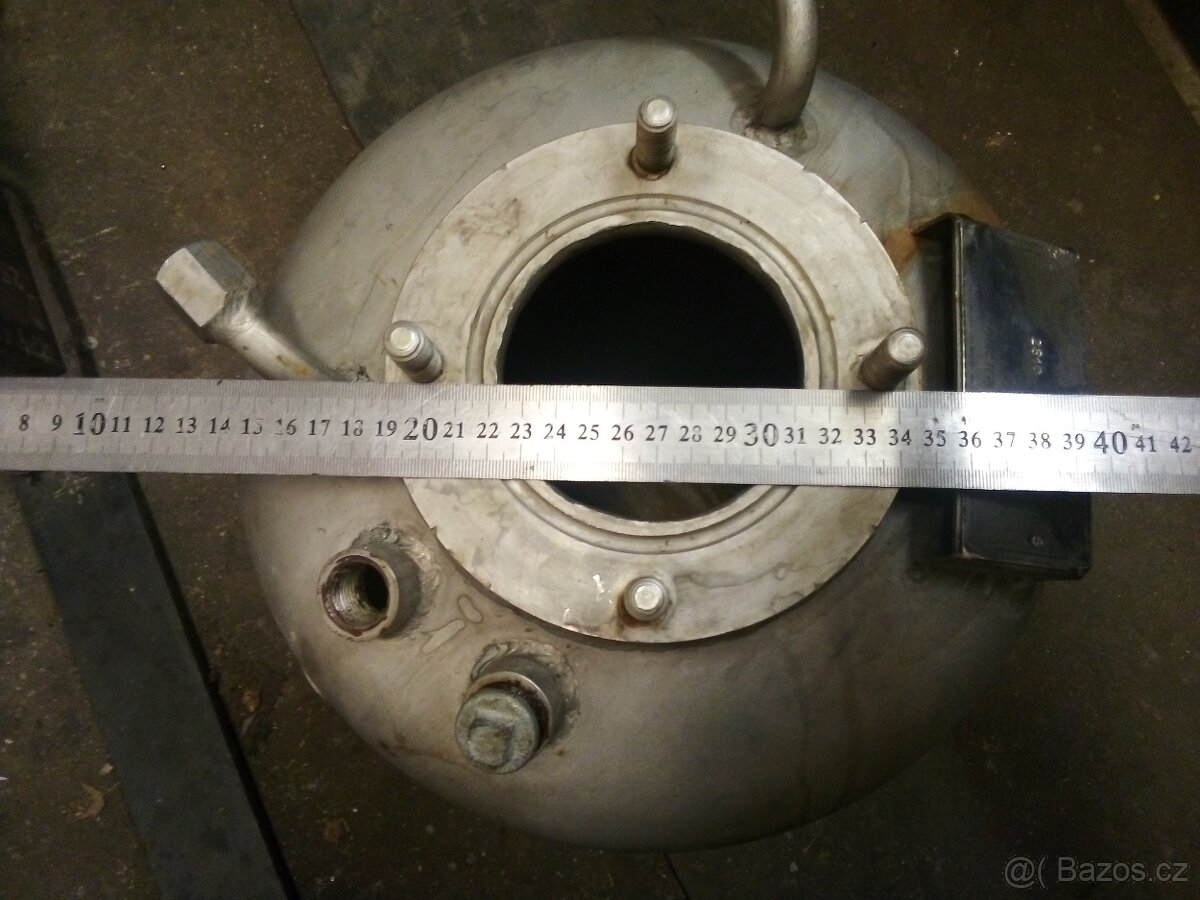 Nádrž nerez INOX 40 litrů hrdlo 4x závit M12 - 10