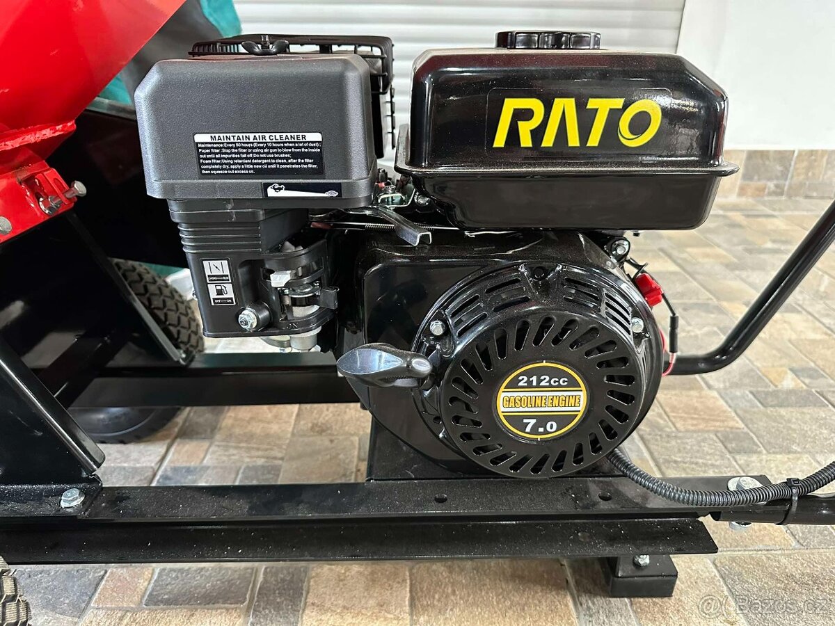 Motorový štěpkovač a drtič větví ATHOS 1005 - 10