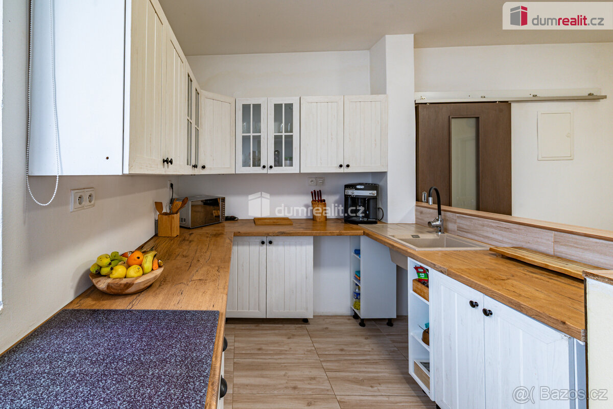 Krásný samostatný prostorný byt 3+1 po kompletní rekonstrukc - 10