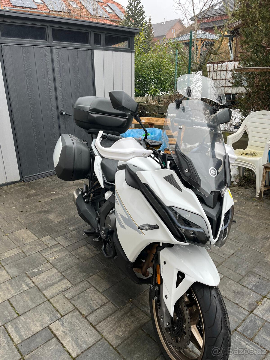 CFMOTO 650GT - 10