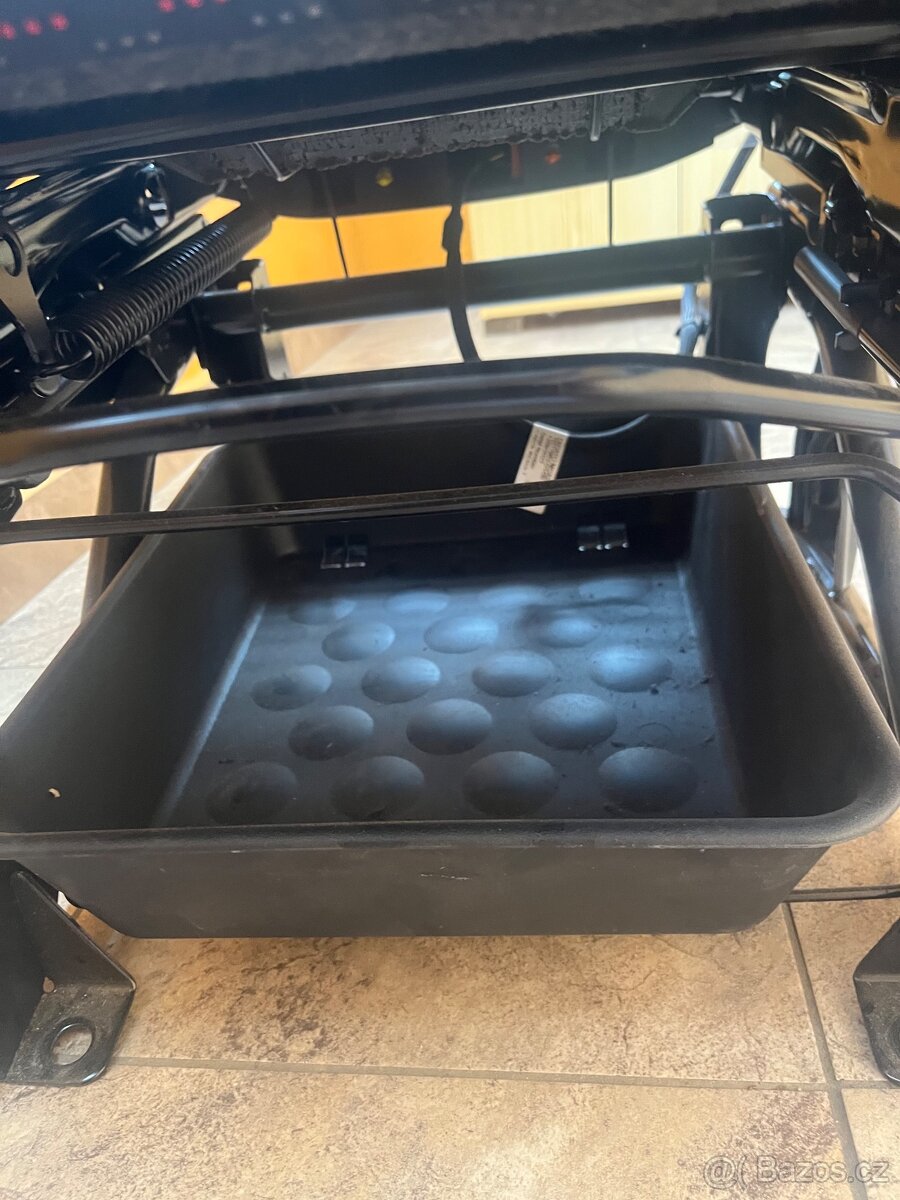 Sedadlo řidiče - 10