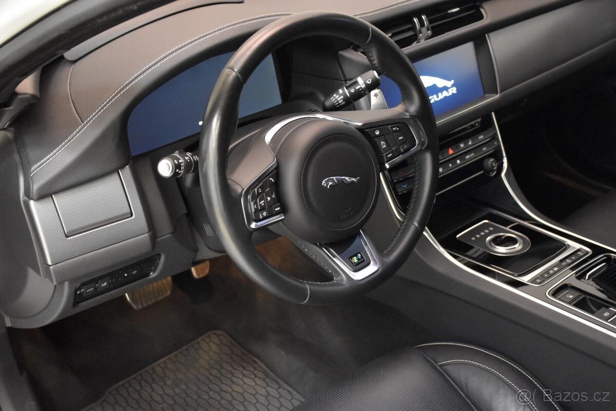 Prodám JAGUAR XF R-SPORT 3,0D - 10