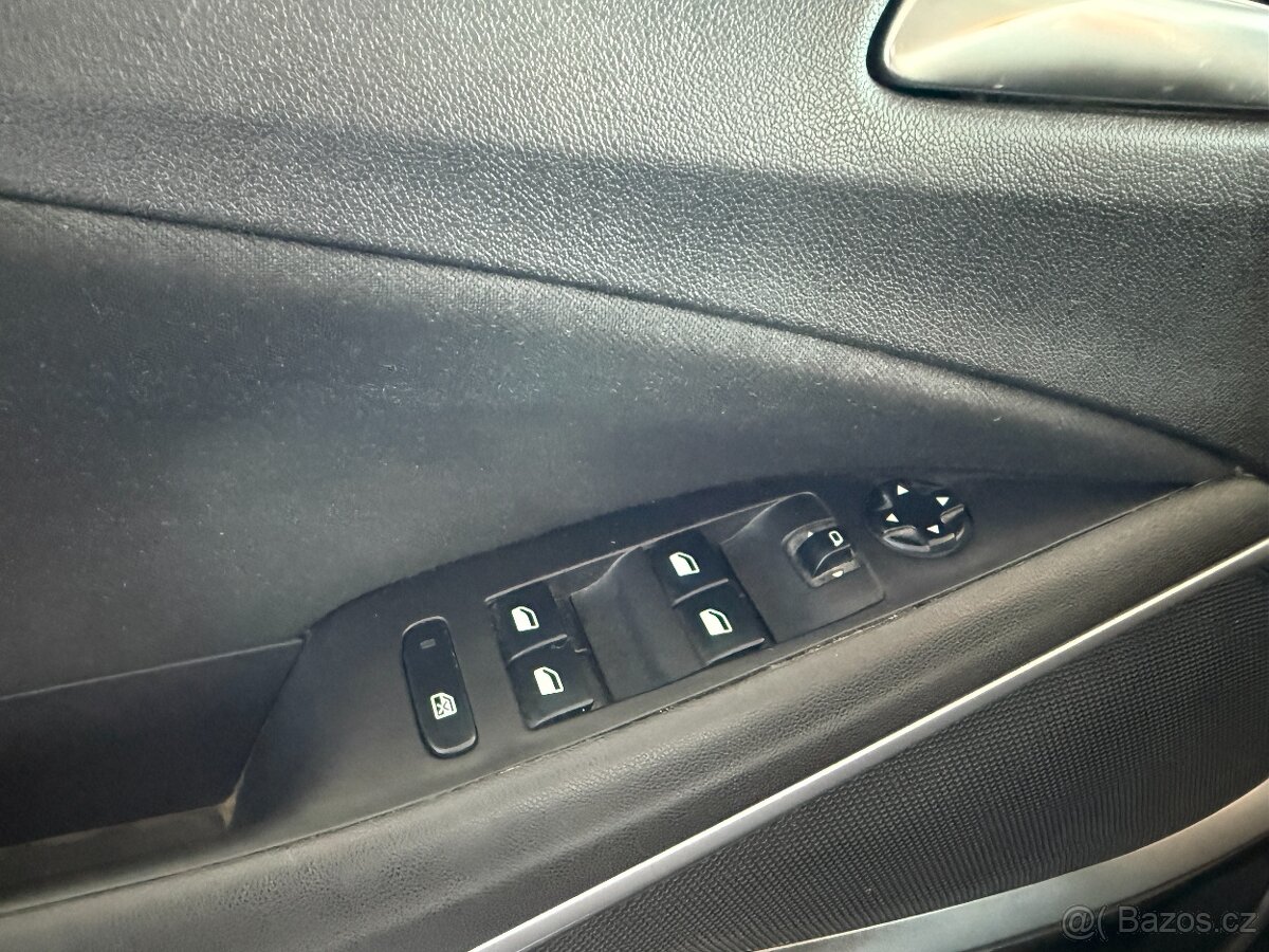 Opel Crossland X 1,2 81kW,SERVISKA,1.MAJ,ČR - 10