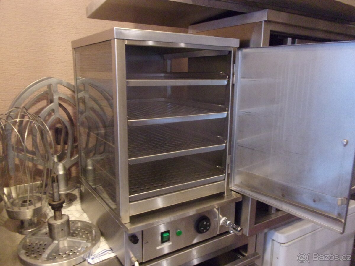 NEREZOVÁ PROFESIONÁLNÍ KUCHYNĚ - 10