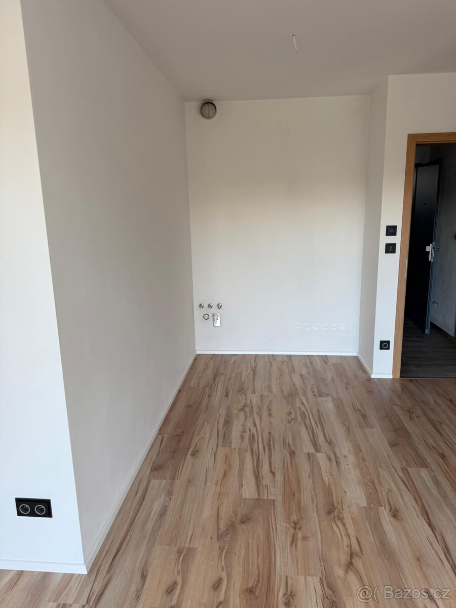 BYT 2+KK+balkon TOP EXLUZIVNÍ 62,24 m2 věž A - 10