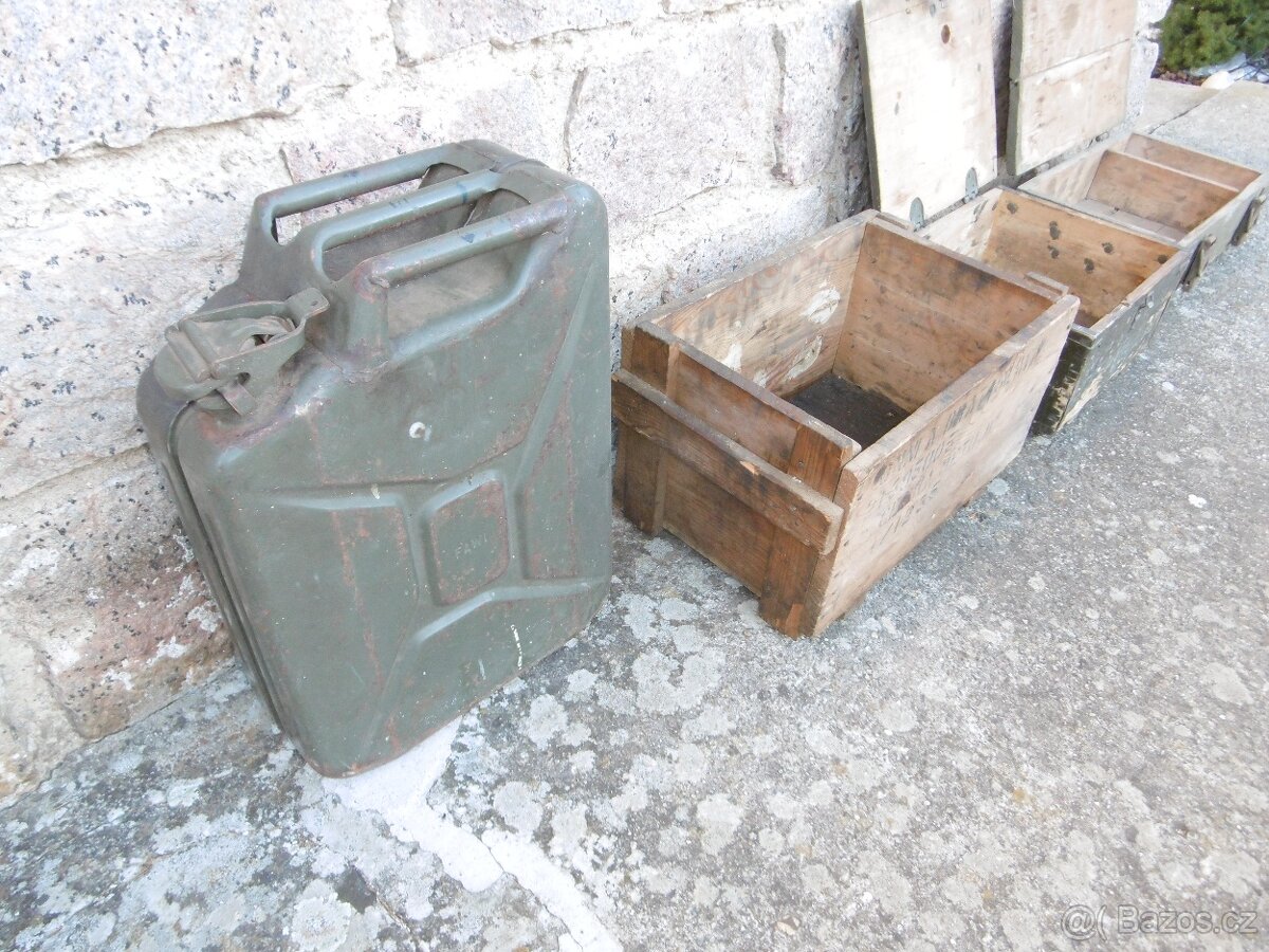 vojenské bedny retro staré - 10