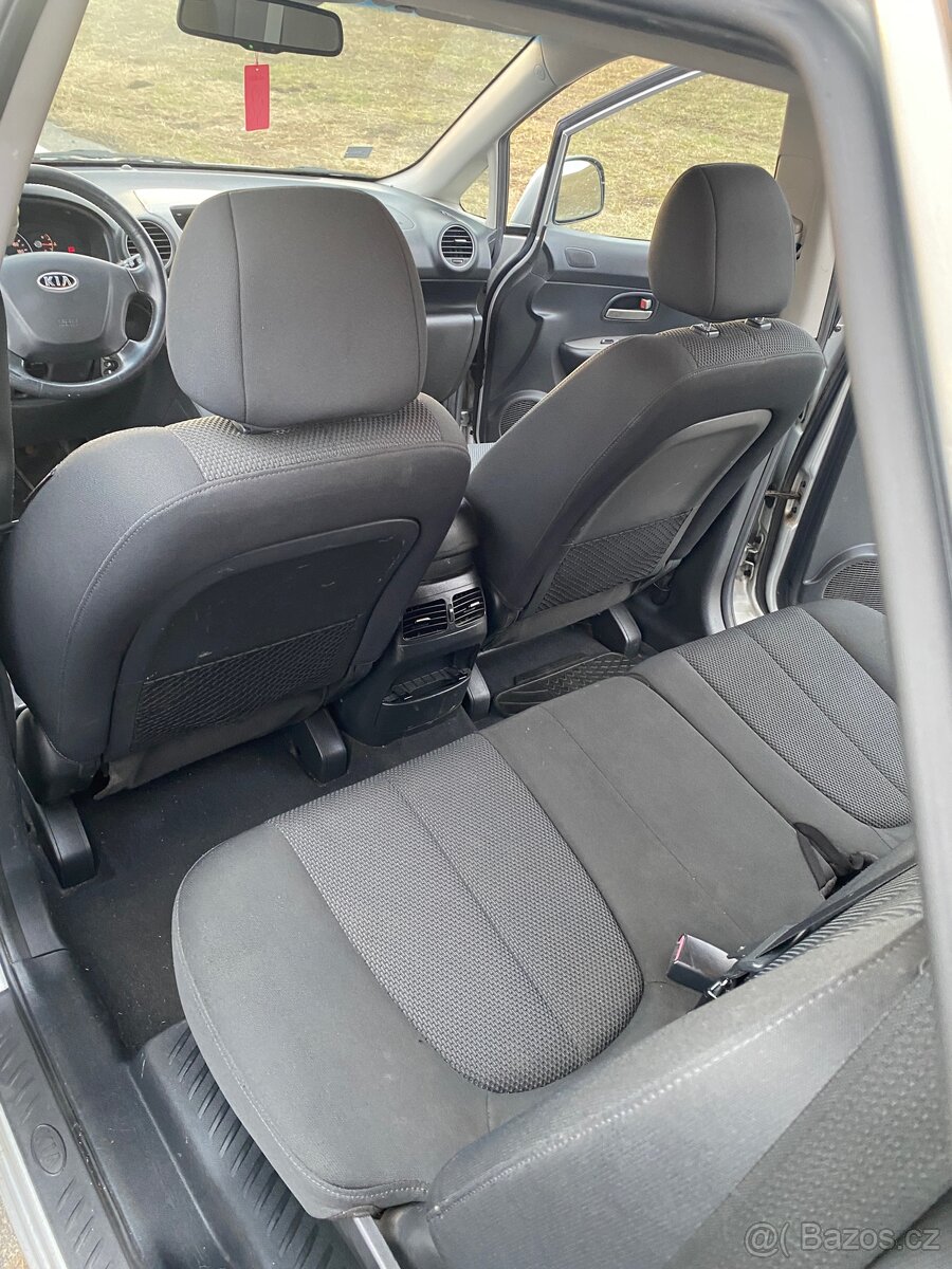 Kia Carens 2.0 CRDi 103 kW - 10