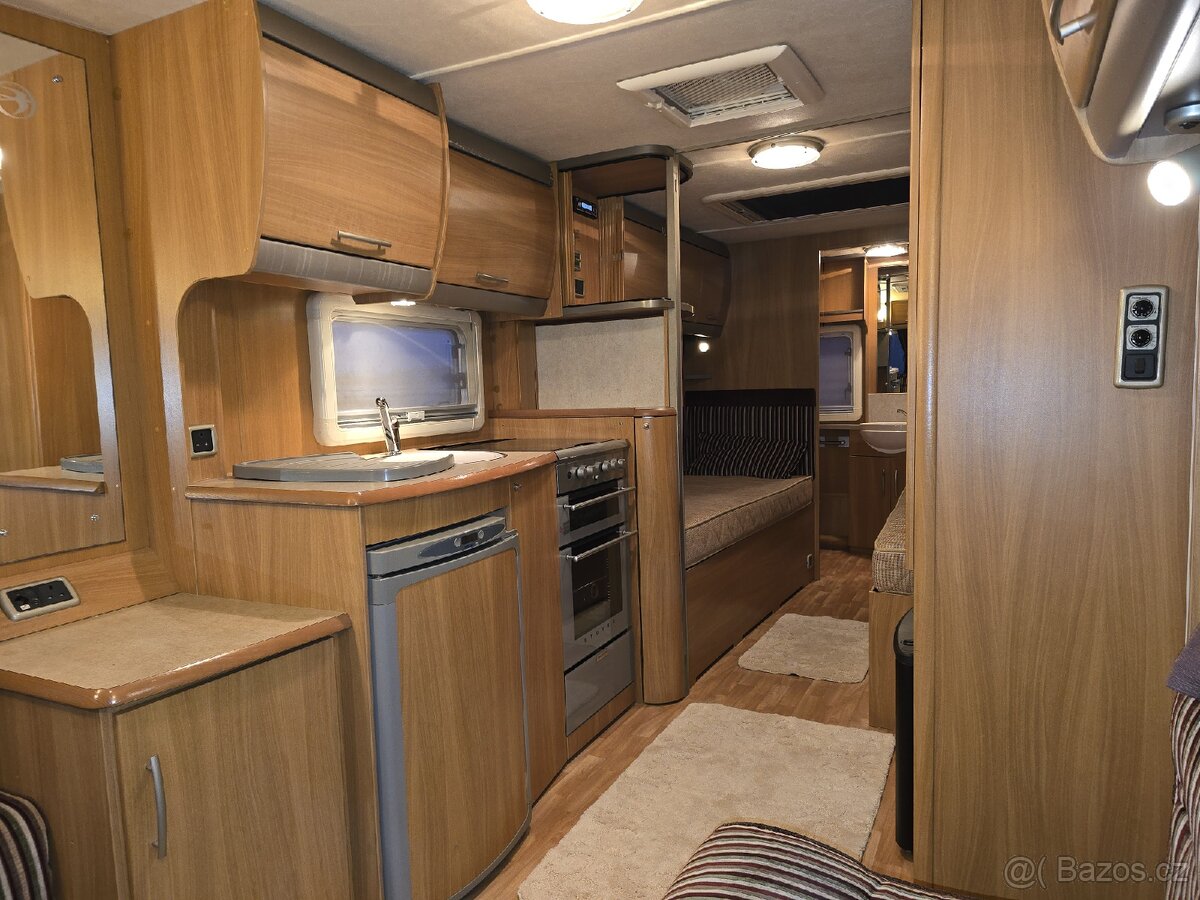 Karavan Swift Conoueror 655 Lux Pro 4/5 osob Pojezd - 10