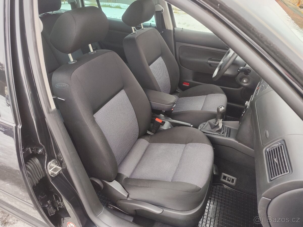 VW Golf IV Variant 1.6,16V,77kw.R.V.2/2003.Km 231 300 - 10