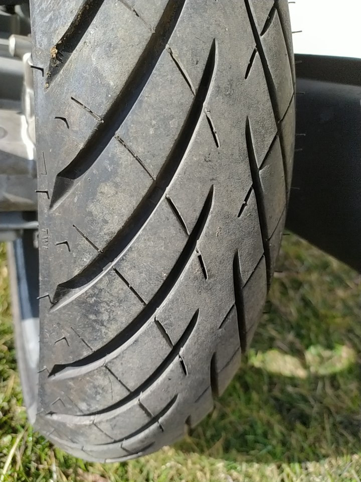 Suzuki Burgman 400 - 10