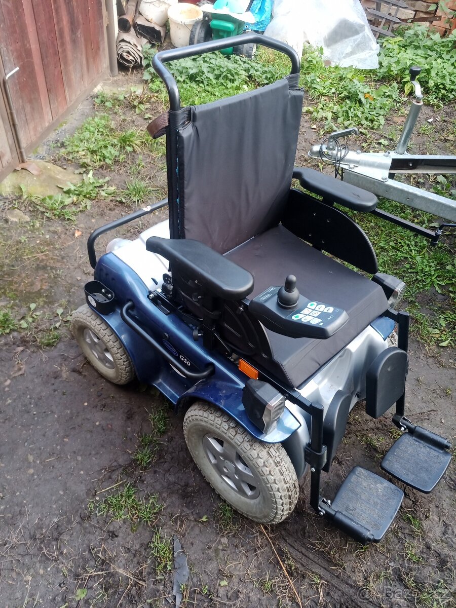 Prodám elektrický invalidní vozík funkční - 10