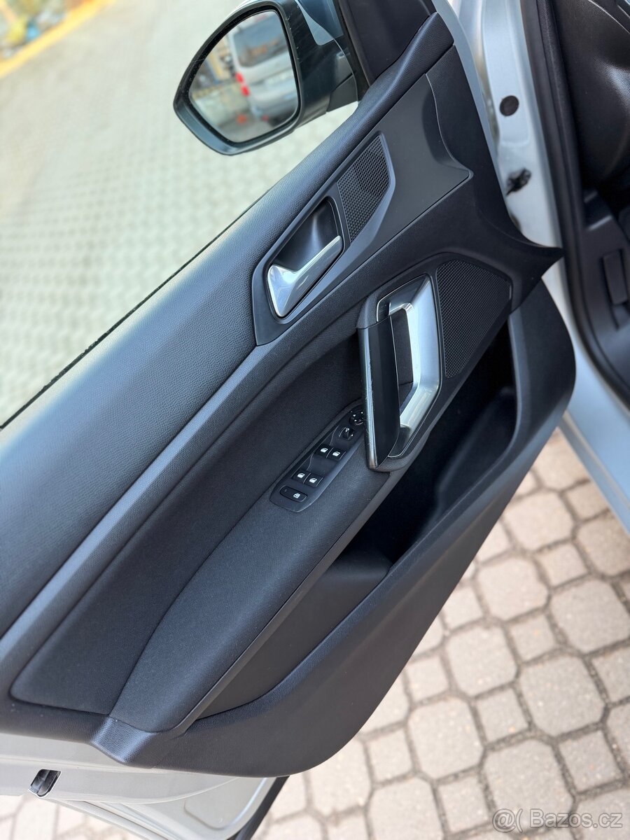 Peugeot 308 rok 2017 Combi 1.6HDi Automat - 10